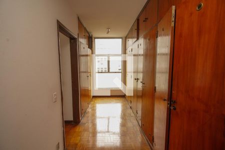 Corredor/closet de apartamento para alugar com 4 quartos, 439m² em Consolação, São Paulo