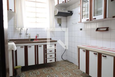 Casa à venda com 172m², 4 quartos e 2 vagascozinha