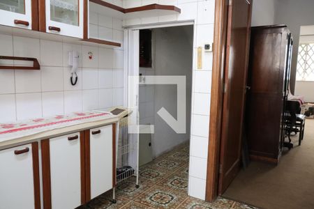 Casa à venda com 172m², 4 quartos e 2 vagascozinha