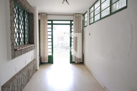 Casa à venda com 172m², 4 quartos e 2 vagasgaragem