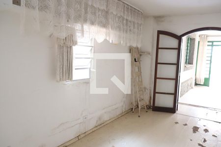 Casa à venda com 172m², 4 quartos e 2 vagassalão