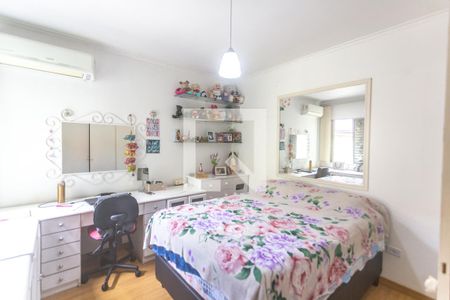 Casa à venda com 125m², 3 quartos e 2 vagas Casa à venda com 125m², 3 quartos e 2 vagasQuarto