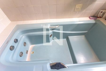 Casa à venda com 125m², 3 quartos e 2 vagas Casa à venda com 125m², 3 quartos e 2 vagasBanheira