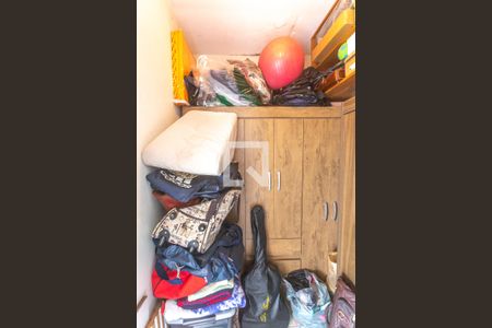 Casa à venda com 125m², 3 quartos e 2 vagas Casa à venda com 125m², 3 quartos e 2 vagasCloset suíte 1