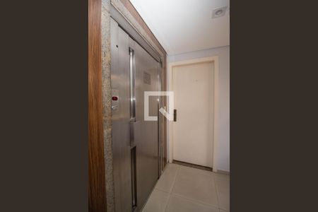 Apartamento à venda com 156m², 3 quartos e 3 vagasHall social - Elevadores