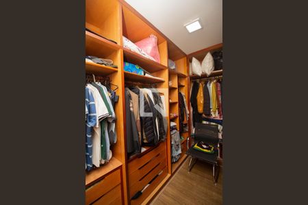 Apartamento à venda com 156m², 3 quartos e 3 vagasCloset do quarto 3