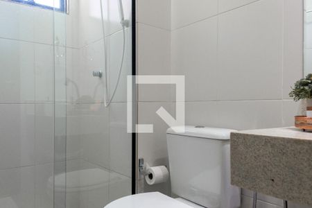 Banheiro Social de apartamento para alugar com 2 quartos, 78m² em Armação, Salvador