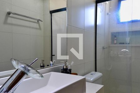 Banheiro da Suíte de apartamento para alugar com 2 quartos, 78m² em Armação, Salvador