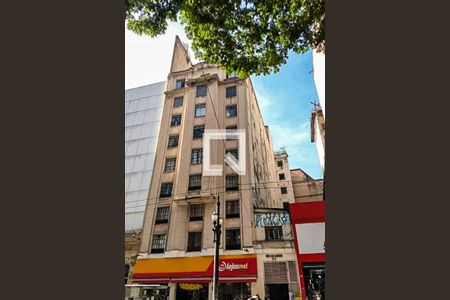 Studio à venda com 27m², 1 quarto e sem vaga Studio à venda com 27m², 1 quarto e sem vagaFachada