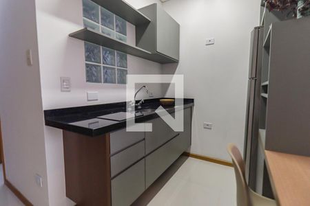 Cozinha de kitnet/studio para alugar com 1 quarto, 28m² em Centro, Curitiba
