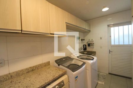 Casa à venda com 586m², 4 quartos e 5 vagasÁrea de Serviço