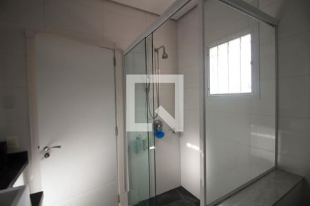 Casa à venda com 586m², 4 quartos e 5 vagasBanheiro da Suíte 2