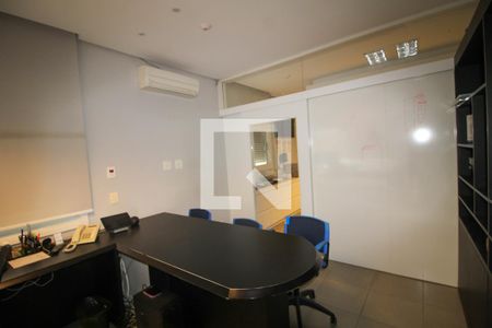 Casa à venda com 586m², 4 quartos e 5 vagasEscritório