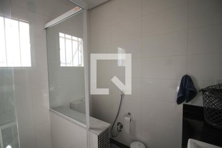 Casa à venda com 586m², 4 quartos e 5 vagasBanheiro da Suíte 2