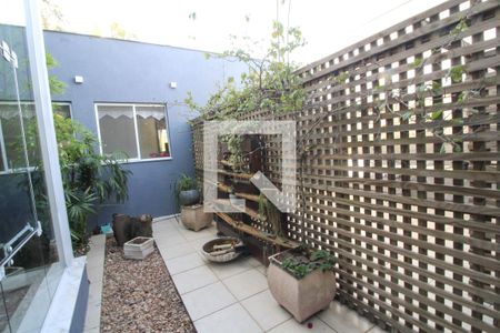 Casa à venda com 586m², 4 quartos e 5 vagasVaranda