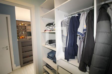 Casa à venda com 586m², 4 quartos e 5 vagasCloset da suíte 2