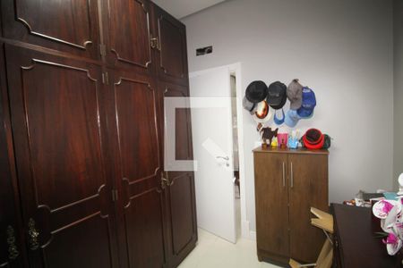 Casa à venda com 586m², 4 quartos e 5 vagasQuarto casa 2