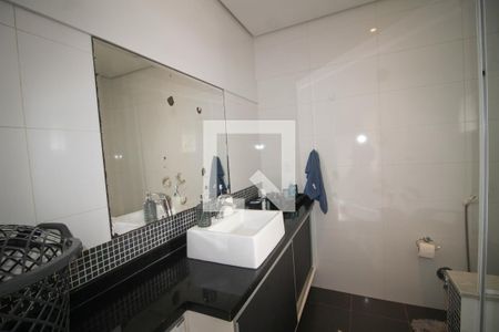 Casa à venda com 586m², 4 quartos e 5 vagasBanheiro da Suíte 3