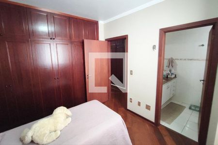 Apartamento à venda com 256m², 4 quartos e 3 vagas Apartamento à venda com 256m², 4 quartos e 3 vagasQuarto suíte 1