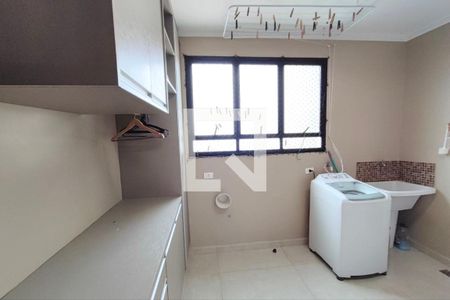 Apartamento à venda com 256m², 4 quartos e 3 vagas Apartamento à venda com 256m², 4 quartos e 3 vagasLavanderia