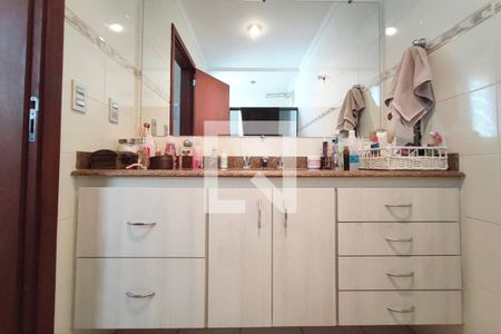 Apartamento à venda com 256m², 4 quartos e 3 vagas Apartamento à venda com 256m², 4 quartos e 3 vagasBanheiro suíte 1