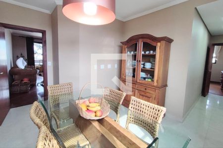 Apartamento à venda com 256m², 4 quartos e 3 vagas Apartamento à venda com 256m², 4 quartos e 3 vagasSala de Jantar 2