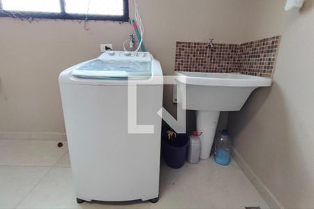 Apartamento à venda com 256m², 4 quartos e 3 vagas Apartamento à venda com 256m², 4 quartos e 3 vagasLavanderia