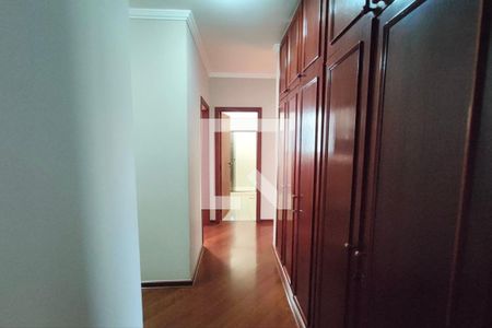 Apartamento à venda com 256m², 4 quartos e 3 vagas Apartamento à venda com 256m², 4 quartos e 3 vagasCorredor