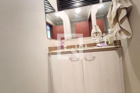 Apartamento à venda com 256m², 4 quartos e 3 vagas Apartamento à venda com 256m², 4 quartos e 3 vagasLavabo