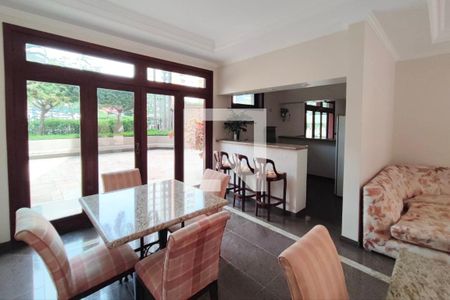 Apartamento à venda com 256m², 4 quartos e 3 vagas Apartamento à venda com 256m², 4 quartos e 3 vagasÁrea comum - Salão de festas