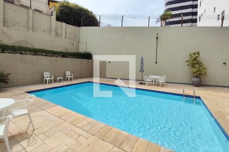 Apartamento à venda com 256m², 4 quartos e 3 vagas Apartamento à venda com 256m², 4 quartos e 3 vagasÁrea comum - Piscina