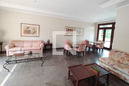 Apartamento à venda com 256m², 4 quartos e 3 vagas Apartamento à venda com 256m², 4 quartos e 3 vagasÁrea comum - Salão de festas