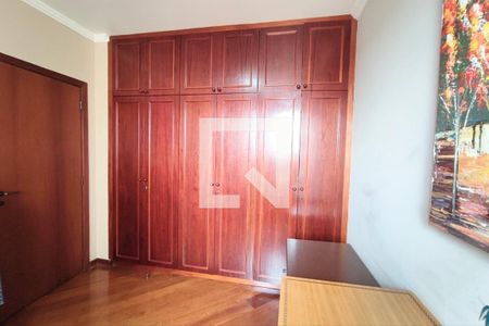 Apartamento à venda com 256m², 4 quartos e 3 vagas Apartamento à venda com 256m², 4 quartos e 3 vagasEscritório