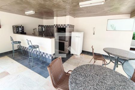 Apartamento à venda com 256m², 4 quartos e 3 vagas Apartamento à venda com 256m², 4 quartos e 3 vagasÁrea comum - Churrasqueira
