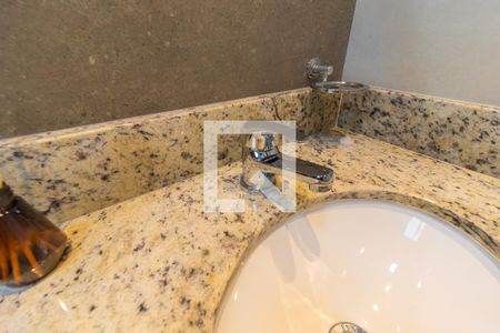 Apartamento à venda com 58m², 2 quartos e 2 vagasBanheiro da Suíte