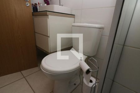 Casa de condomínio à venda com 87m², 3 quartos e 2 vagasBanheiro Social