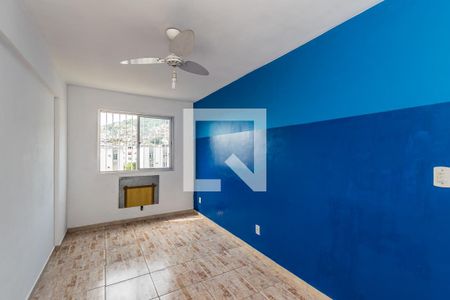 Quarto 1 de apartamento para alugar com 2 quartos, 52m² em Olaria, Rio de Janeiro