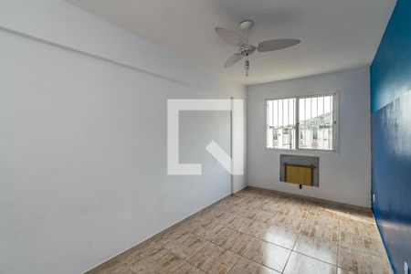Quarto 1 de apartamento para alugar com 2 quartos, 52m² em Olaria, Rio de Janeiro