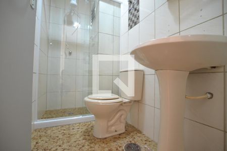 Banheiro de kitnet/studio para alugar com 1 quarto, 31m² em Cidade Baixa, Porto Alegre