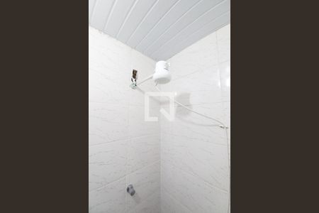 Banheiro de kitnet/studio para alugar com 1 quarto, 25m² em Alípio de Melo, Belo Horizonte