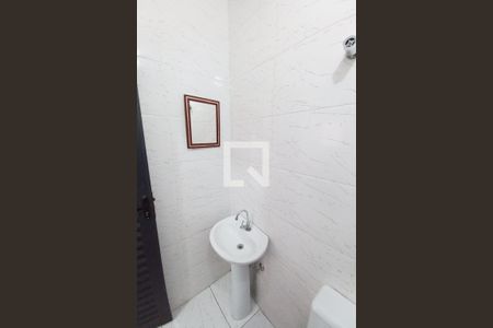 Banheiro de kitnet/studio para alugar com 1 quarto, 25m² em Alípio de Melo, Belo Horizonte