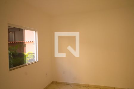 Casa para alugar com 50m², 2 quartos e sem vaga Casa para alugar com 50m², 2 quartos e sem vagaSala