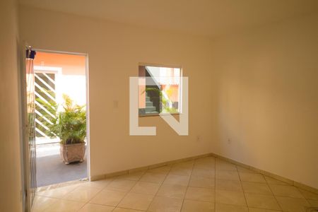 Casa para alugar com 50m², 2 quartos e sem vaga Casa para alugar com 50m², 2 quartos e sem vagaSala