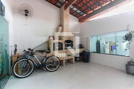 Casa à venda com 175m², 3 quartos e 2 vagas Casa à venda com 175m², 3 quartos e 2 vagasQuintal