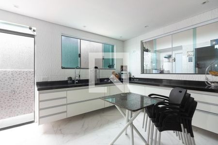 Casa à venda com 175m², 3 quartos e 2 vagas Casa à venda com 175m², 3 quartos e 2 vagasCozinha