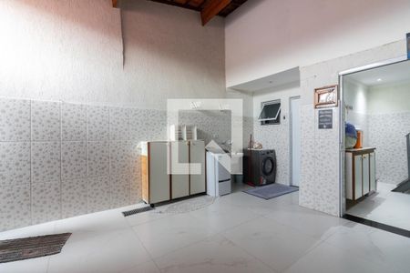 Casa à venda com 175m², 3 quartos e 2 vagas Casa à venda com 175m², 3 quartos e 2 vagasQuintal