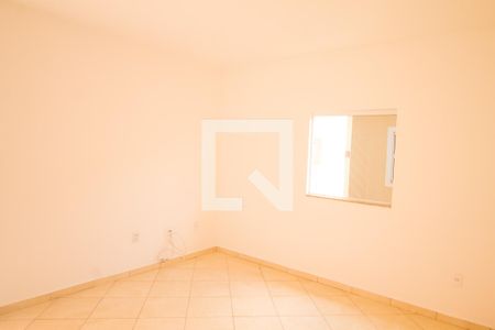Casa para alugar com 50m², 2 quartos e sem vaga Casa para alugar com 50m², 2 quartos e sem vagaSala