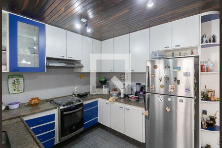 Casa à venda com 300m², 5 quartos e 3 vagasCozinha