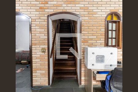 Casa à venda com 300m², 5 quartos e 3 vagasEscada