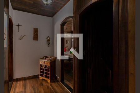 Casa à venda com 300m², 5 quartos e 3 vagasCorredor Quartos